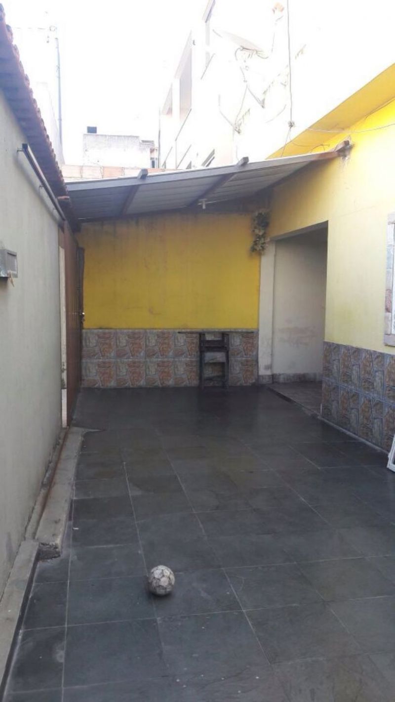 Casa à venda com 4 quartos, 300m² - Foto 2