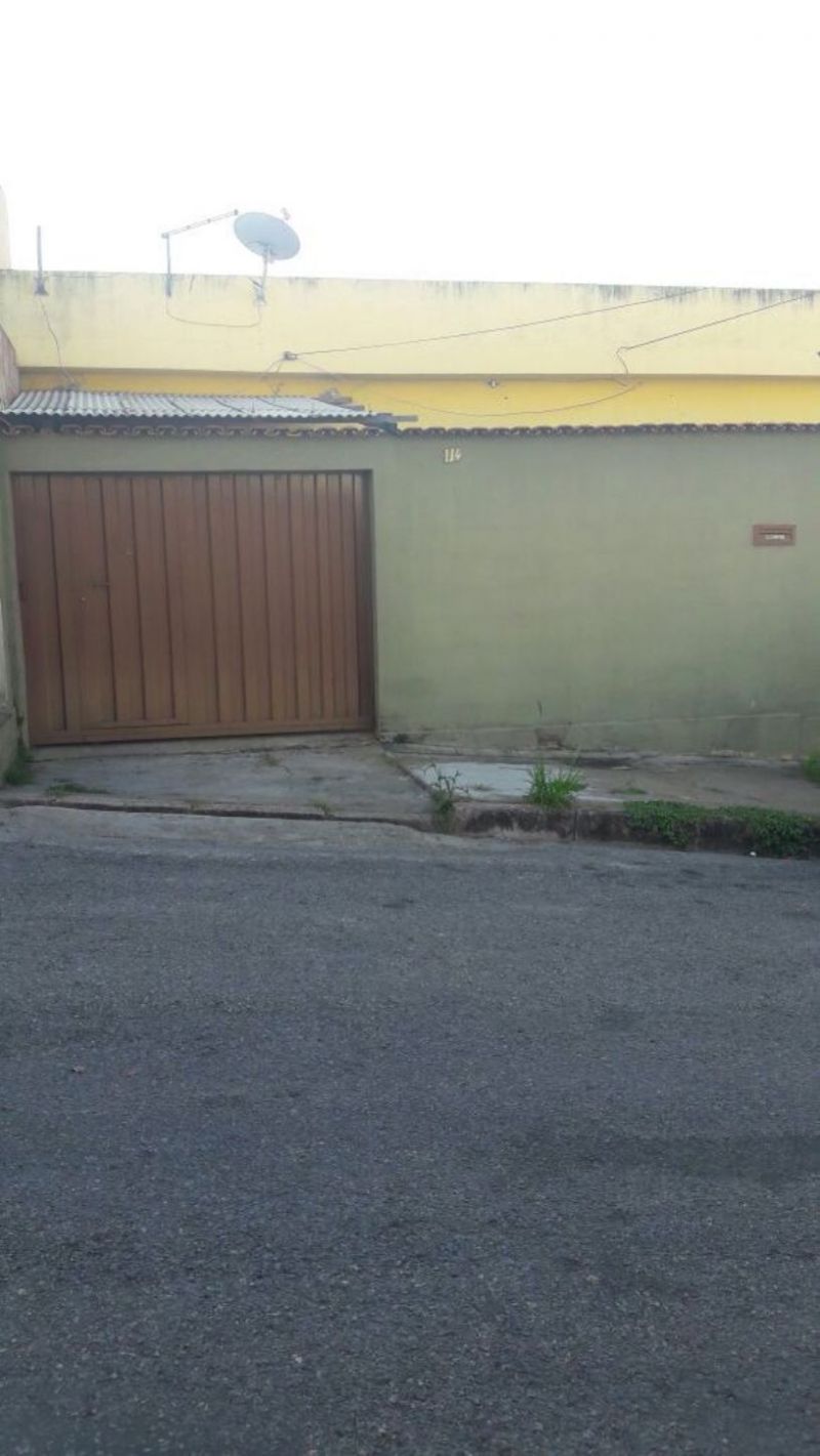 Casa à venda com 4 quartos, 300m² - Foto 1