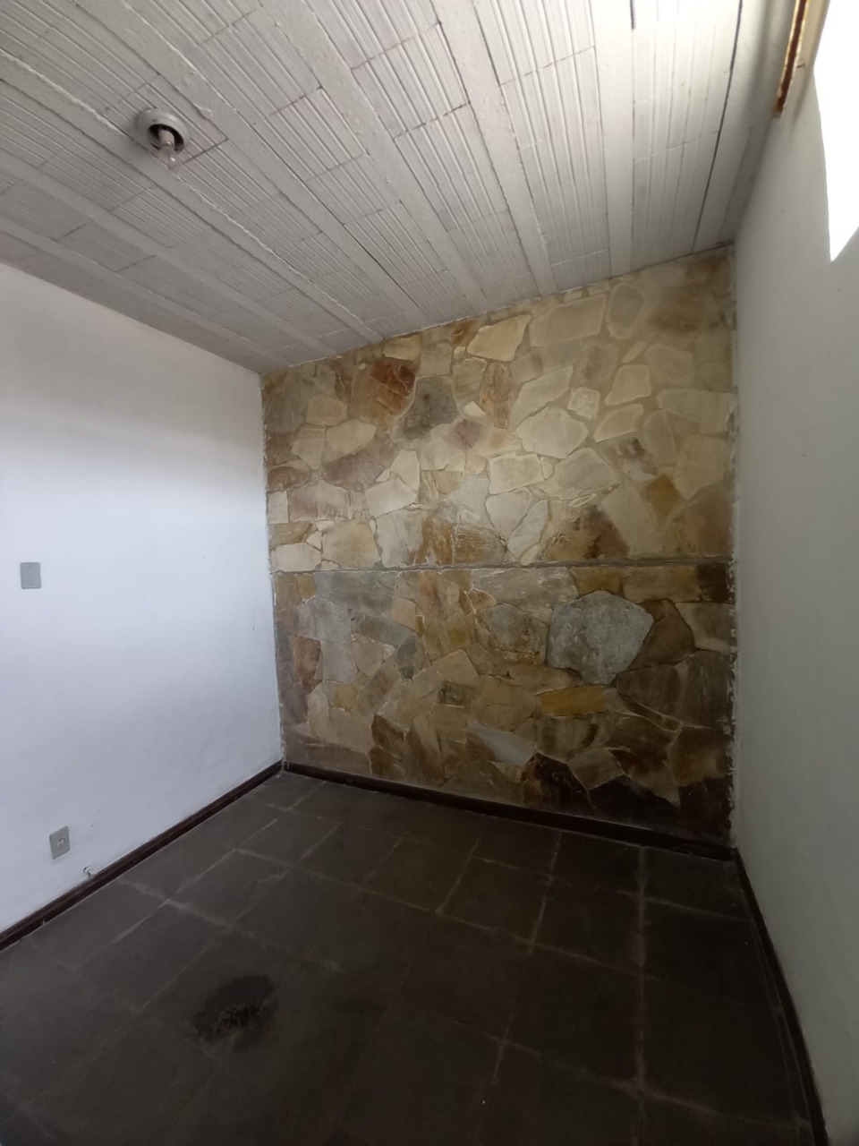 Casa à venda com 3 quartos, 360m² - Foto 2