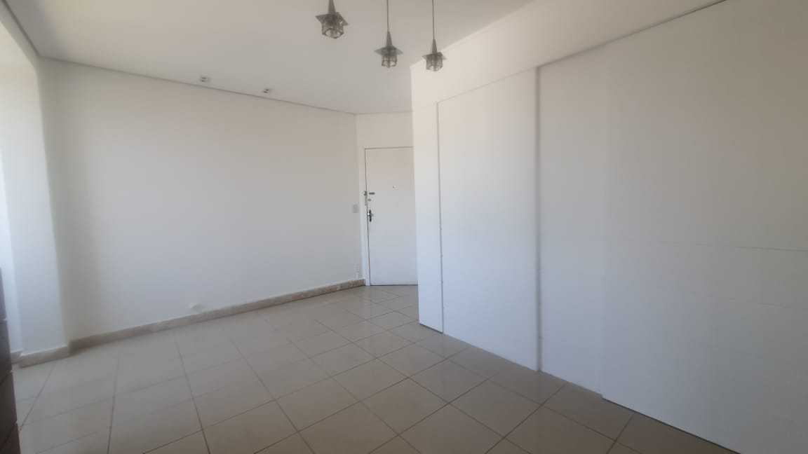 Apartamento à venda com 3 quartos, 80m² - Foto 4