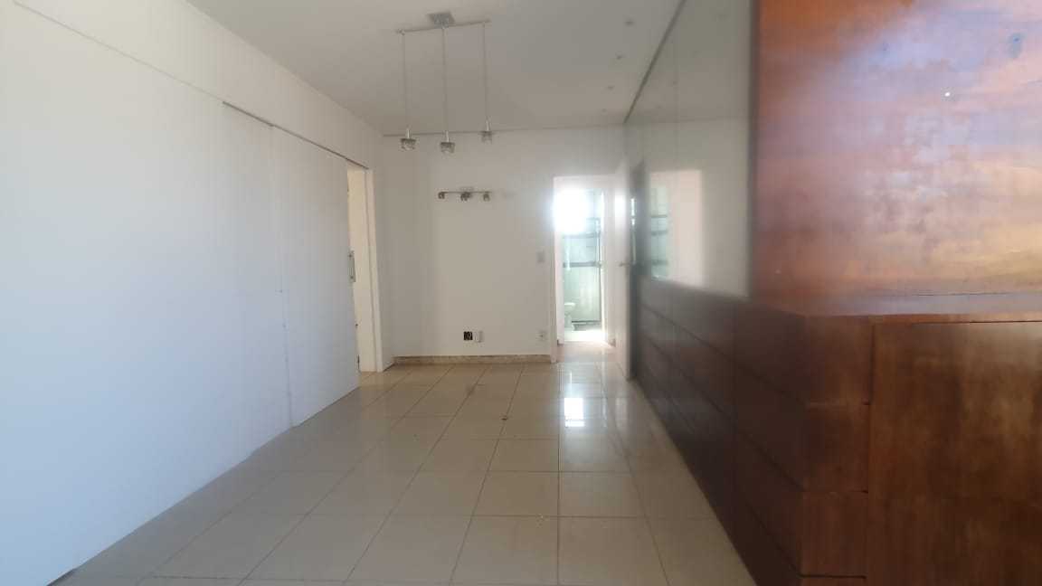 Apartamento à venda com 3 quartos, 80m² - Foto 2