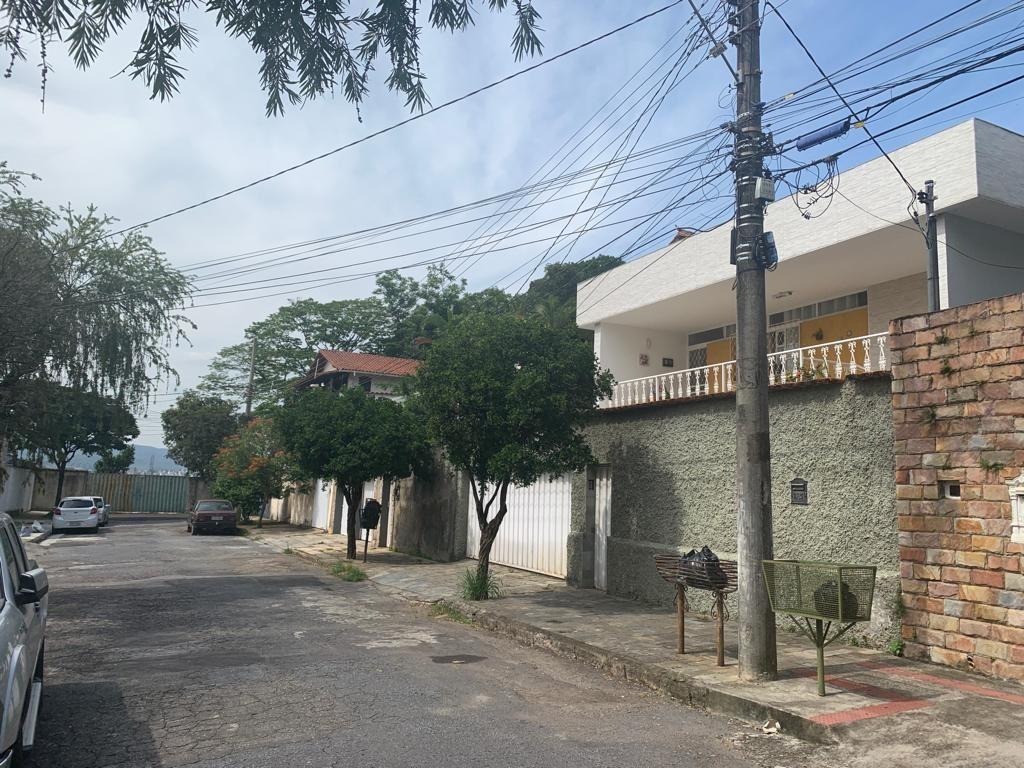 Casa à venda com 4 quartos, 219m² - Foto 14