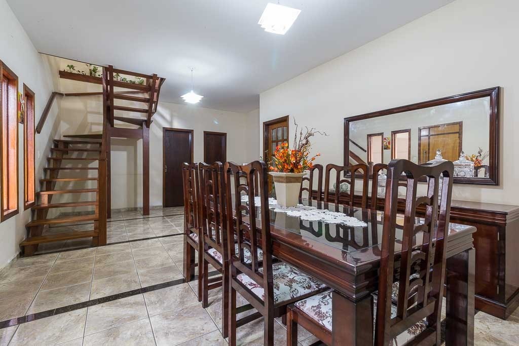 Casa à venda com 5 quartos, 320m² - Foto 5