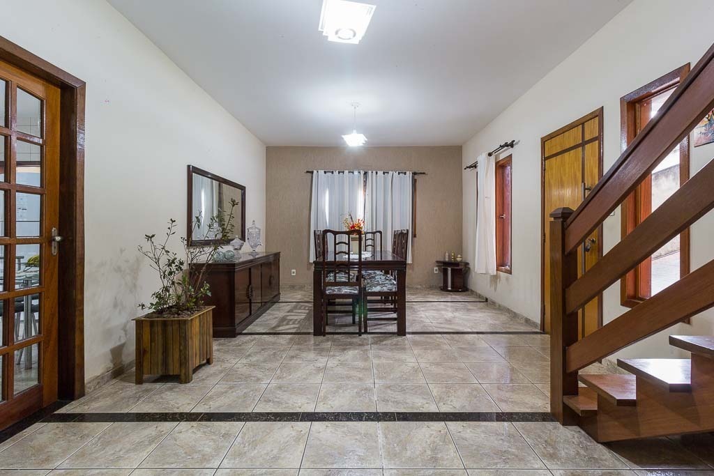 Casa à venda com 5 quartos, 320m² - Foto 17