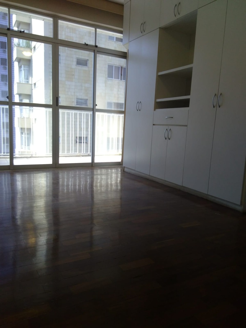 Apartamento à venda com 4 quartos, 180m² - Foto 5