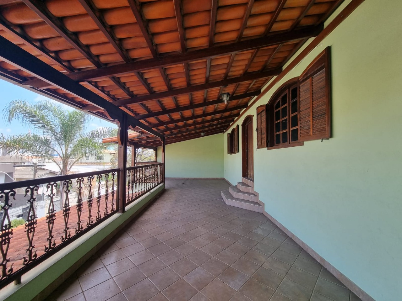 Casa à venda com 4 quartos, 300m² - Foto 2