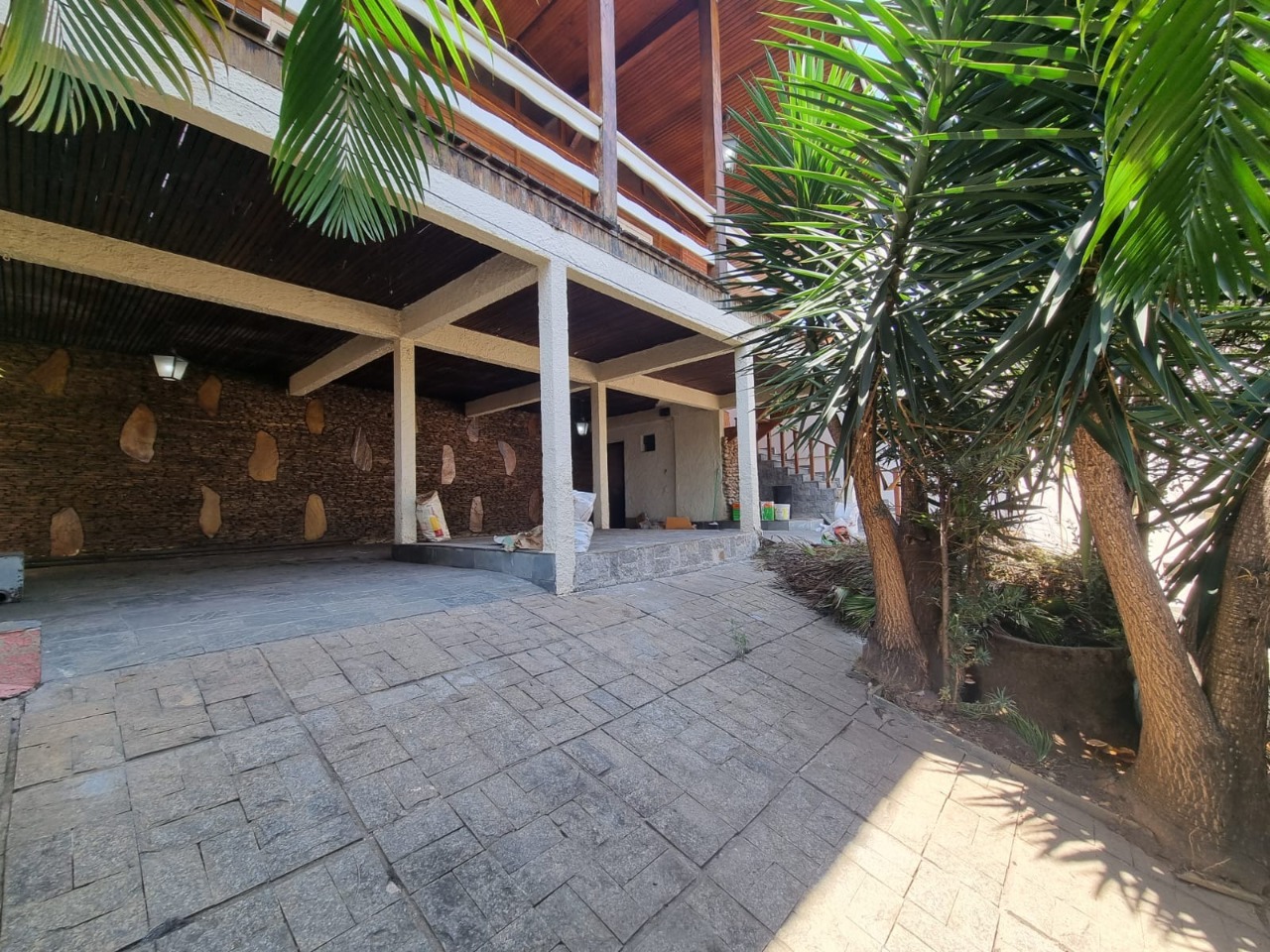 Casa à venda com 4 quartos, 500m² - Foto 2