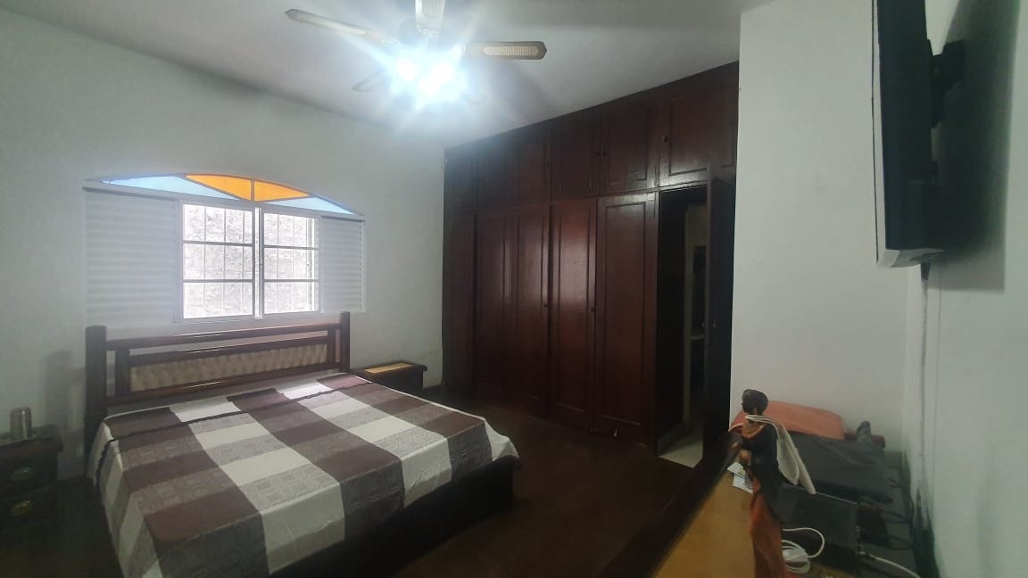 Casa à venda com 4 quartos, 660m² - Foto 11