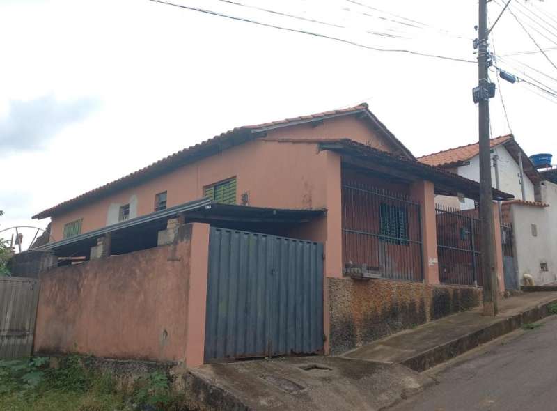 Casa à venda com 3 quartos, 200m² - Foto 3