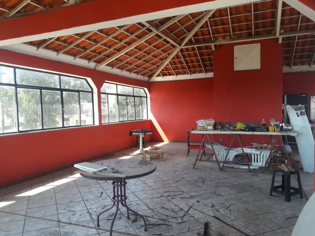 Casa à venda com 4 quartos, 336m² - Foto 2