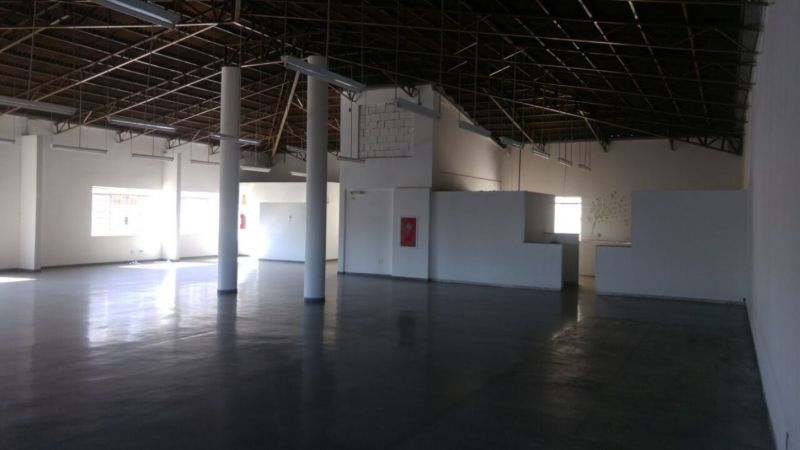 Conjunto Comercial-Sala à venda com 10 quartos, 368m² - Foto 1