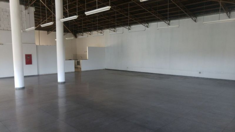 Conjunto Comercial-Sala à venda com 10 quartos, 368m² - Foto 2