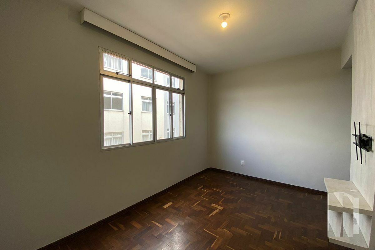 Apartamento à venda com 2 quartos, 72m² - Foto 2