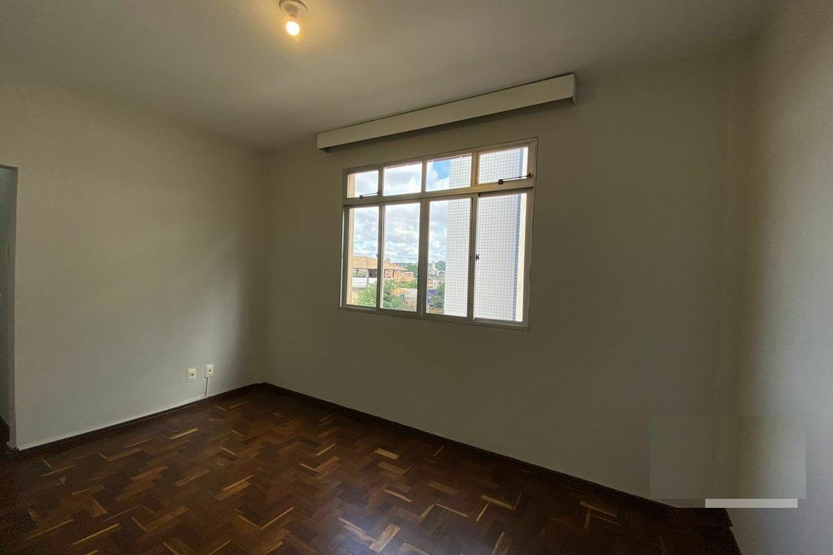 Apartamento à venda com 2 quartos, 72m² - Foto 1