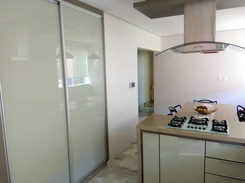 Casa à venda com 6 quartos, 330m² - Foto 5