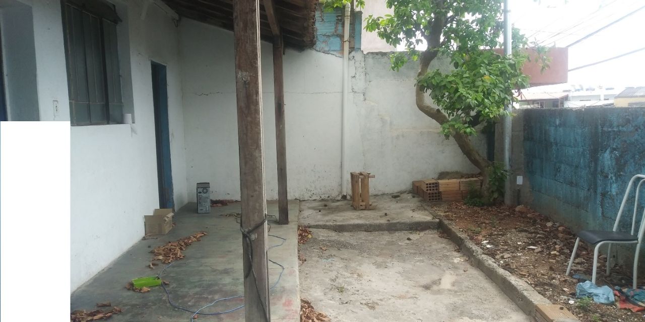 Casa à venda com 3 quartos, 200m² - Foto 1