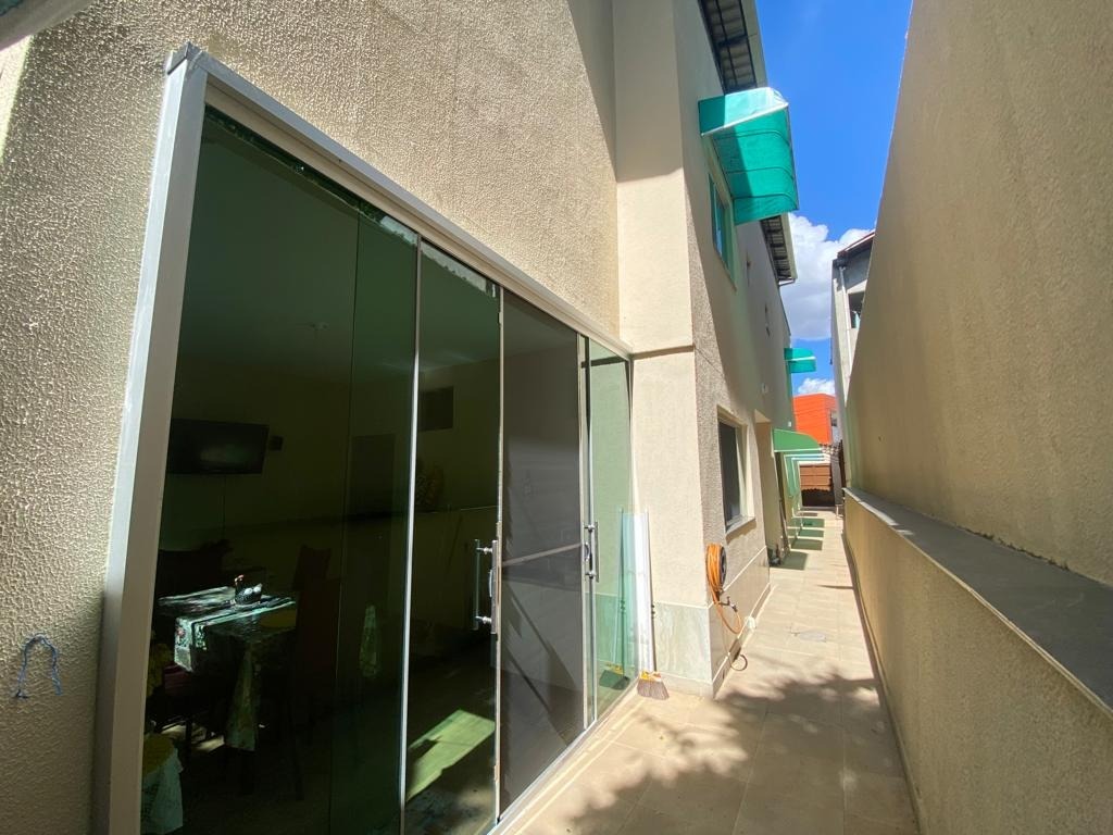 Casa à venda com 3 quartos, 265m² - Foto 12