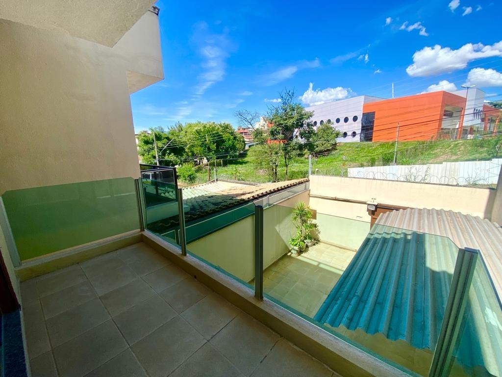 Casa à venda com 3 quartos, 265m² - Foto 18