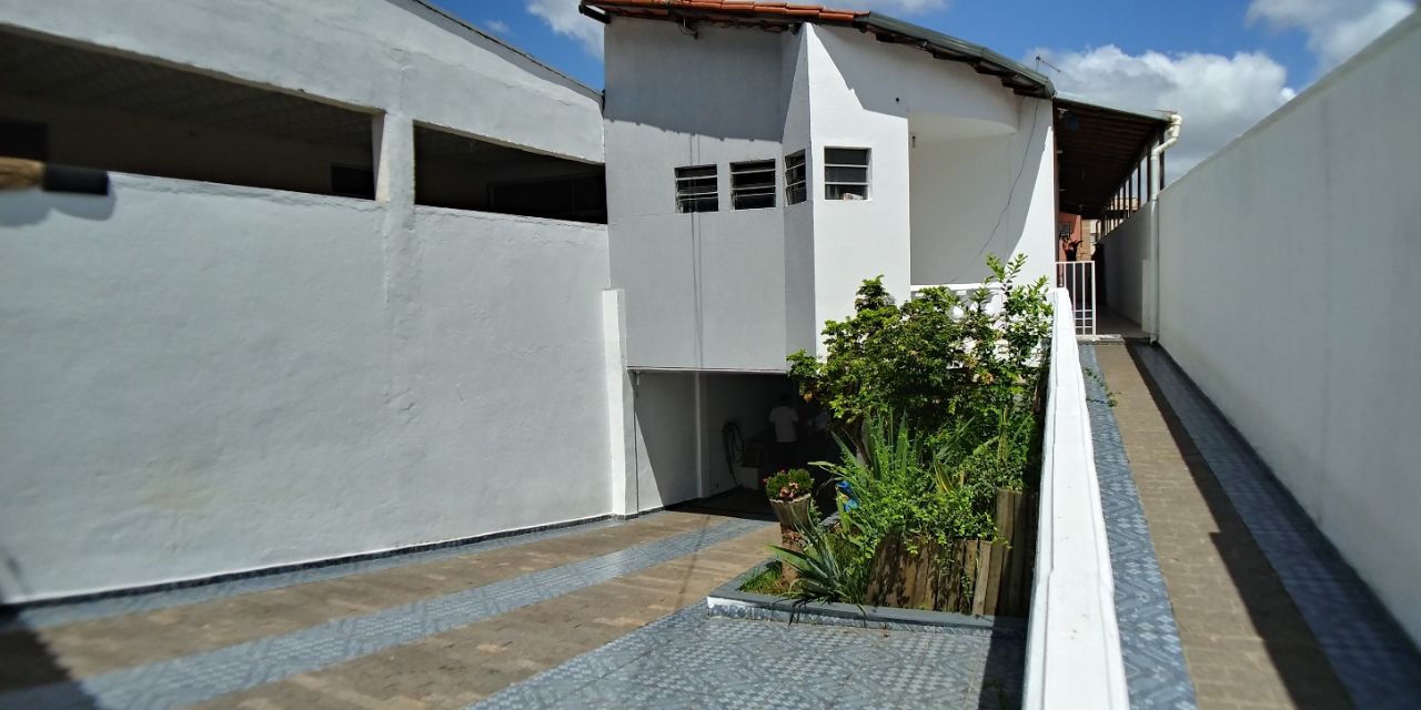 Casa à venda com 3 quartos, 140m² - Foto 1