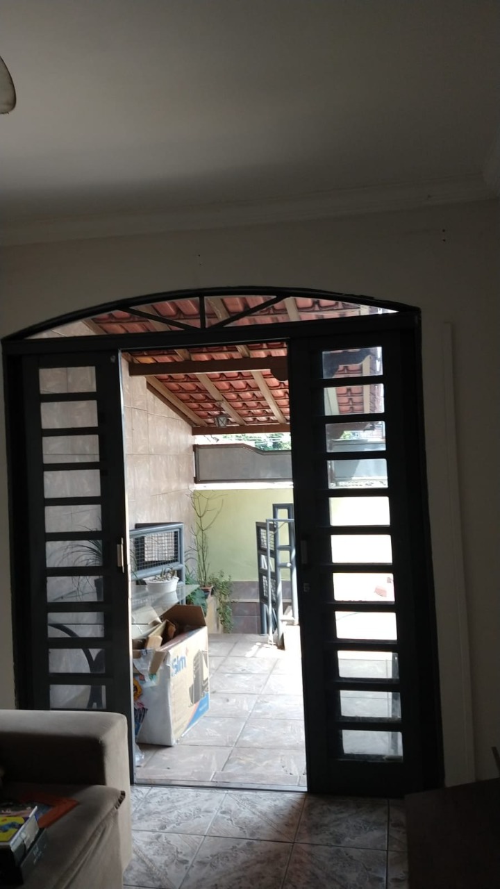 Casa à venda com 3 quartos, 240m² - Foto 14