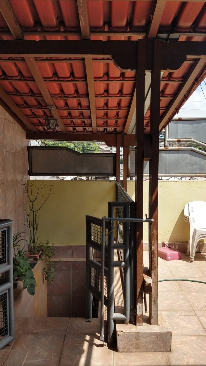 Casa à venda com 3 quartos, 240m² - Foto 18