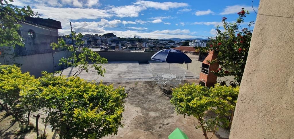 Casa à venda com 3 quartos, 360m² - Foto 10