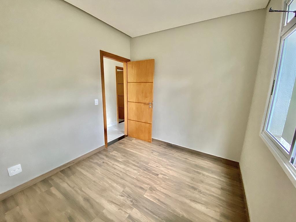 Casa à venda com 3 quartos, 180m² - Foto 6