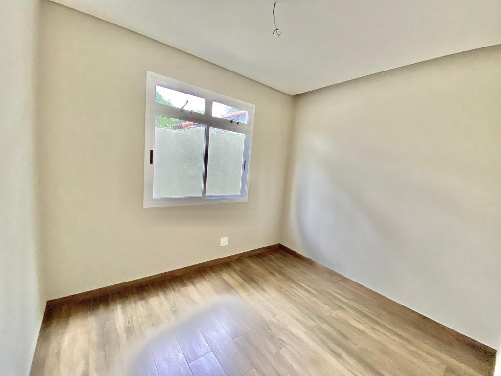 Casa à venda com 3 quartos, 180m² - Foto 8