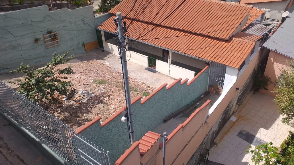 Casa à venda com 2 quartos, 360m² - Foto 2