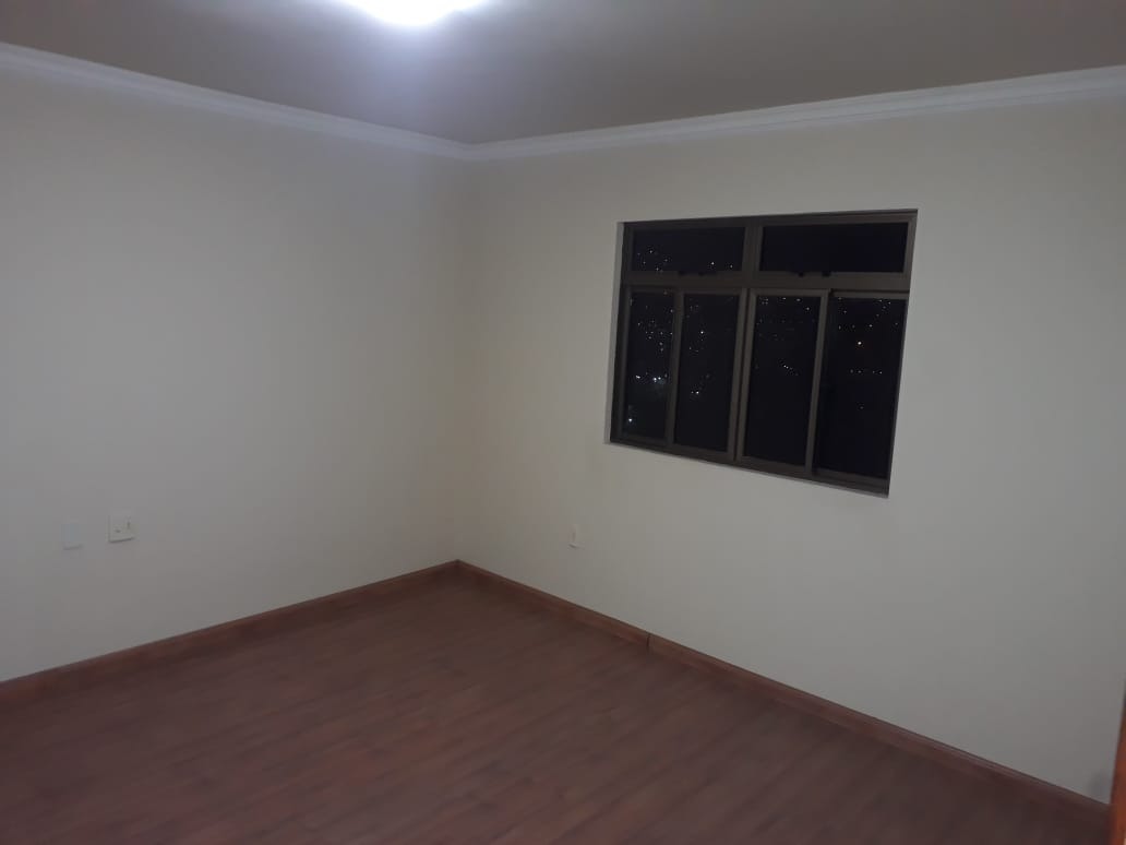 Casa à venda com 3 quartos, 221m² - Foto 11