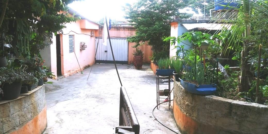 Casa à venda com 2 quartos, 360m² - Foto 2