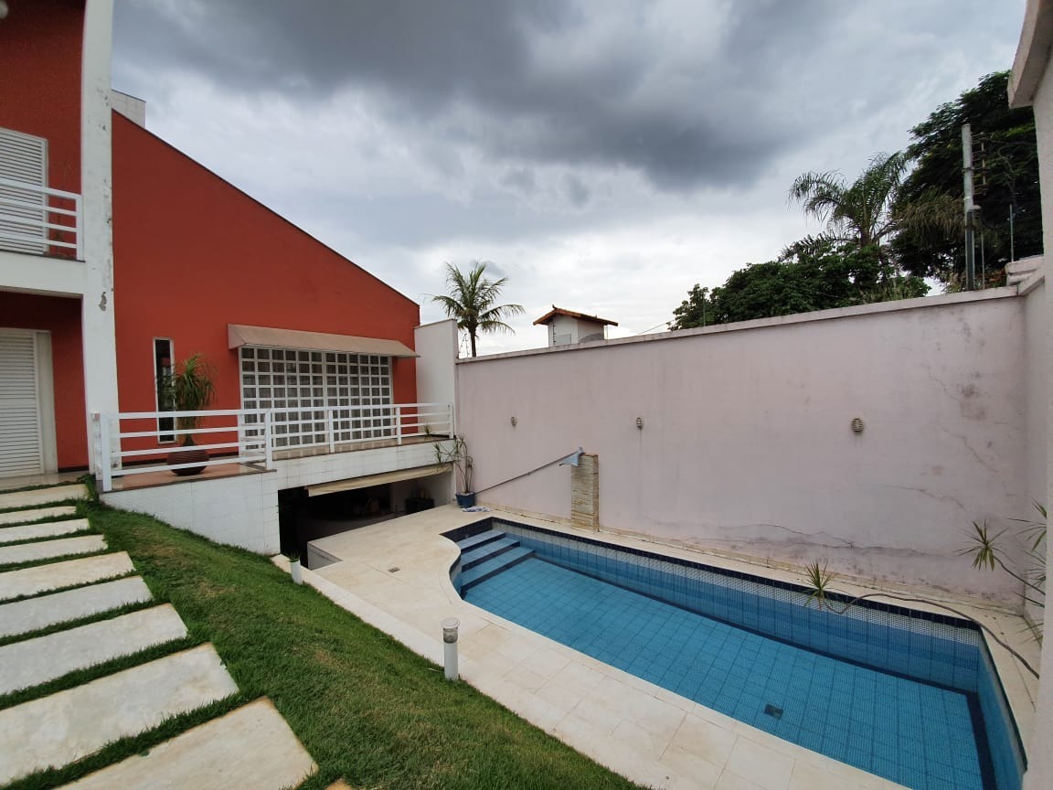 Casa à venda com 4 quartos, 840m² - Foto 2