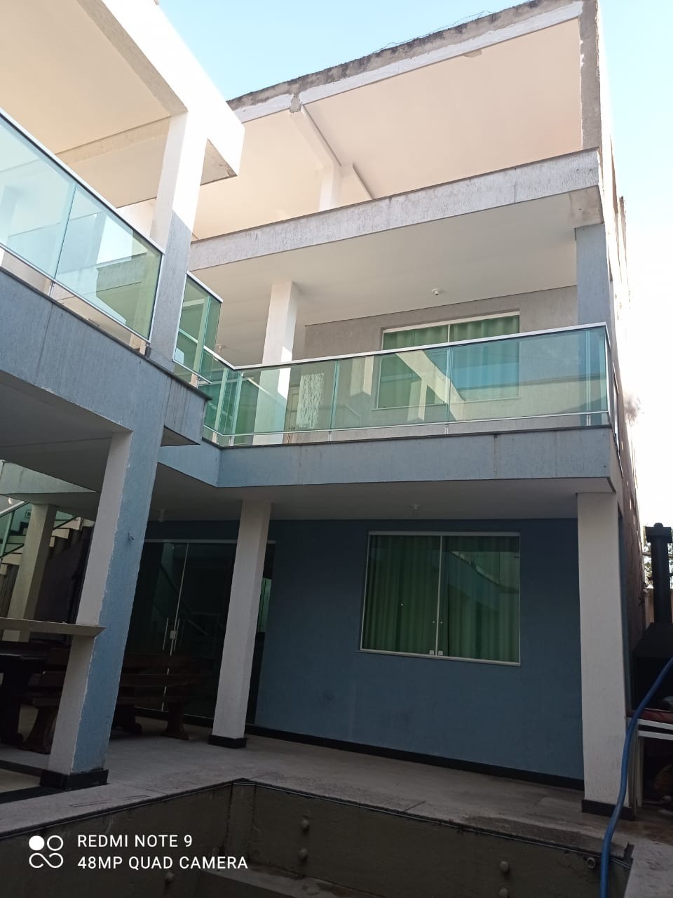 Casa à venda com 3 quartos, 211m² - Foto 2