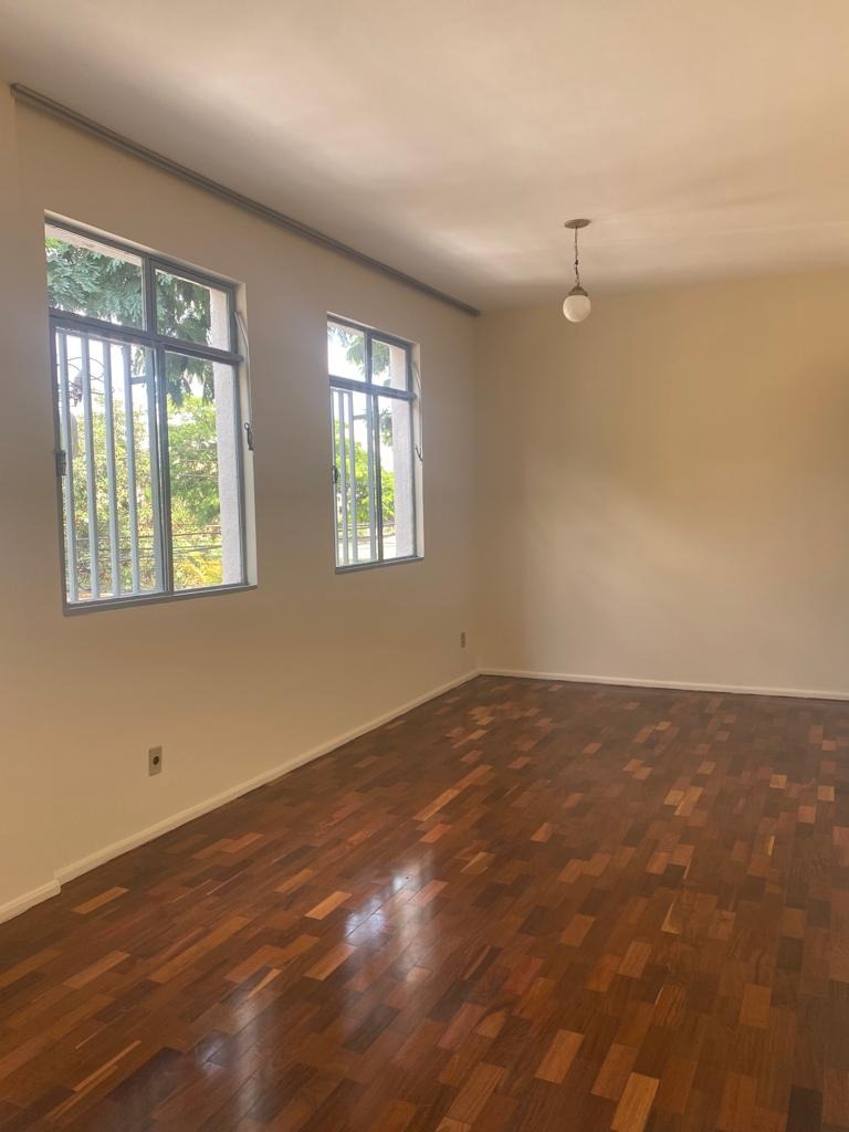 Apartamento para alugar com 2 quartos, 70m² - Foto 1