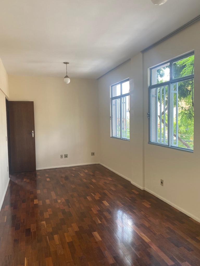 Apartamento para alugar com 2 quartos, 70m² - Foto 3