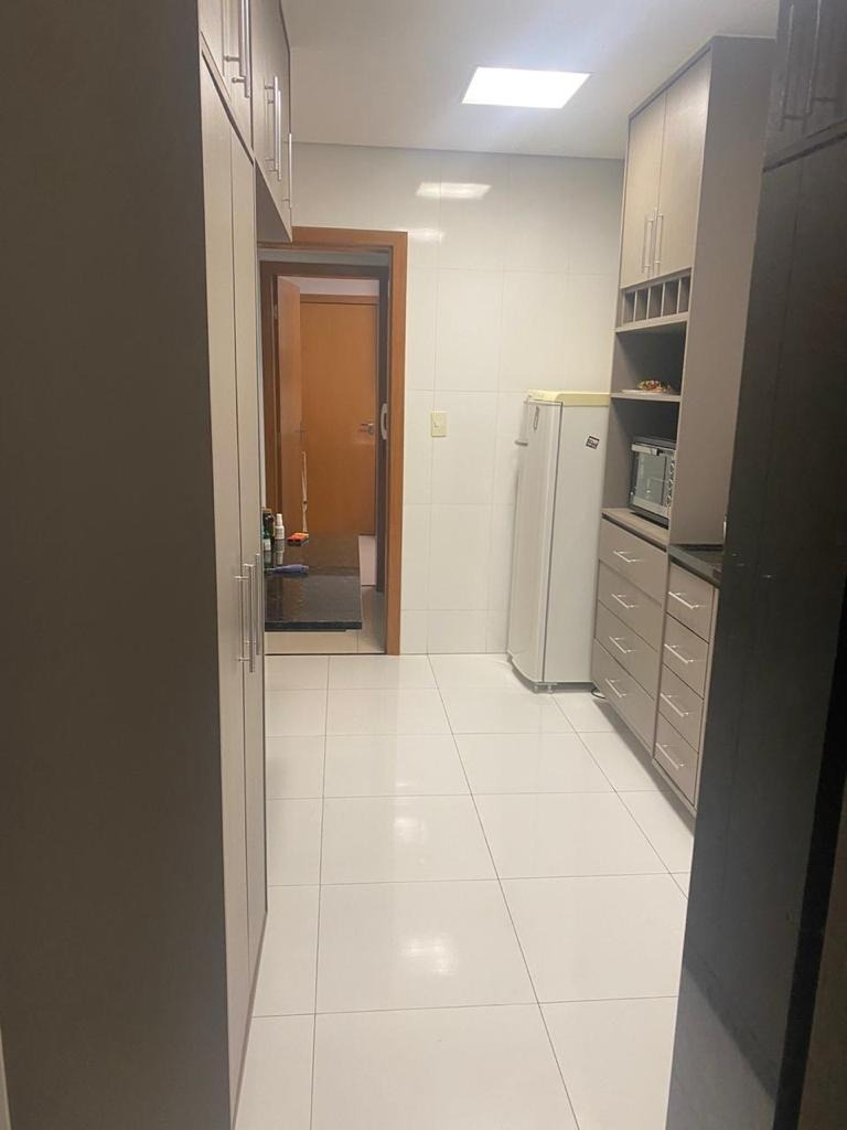 Apartamento à venda com 3 quartos, 170m² - Foto 6