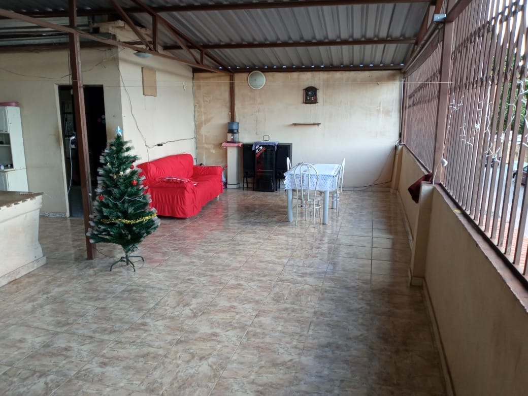 Casa à venda com 3 quartos, 300m² - Foto 9