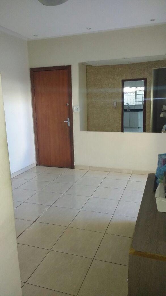 Apartamento à venda com 2 quartos, 68m² - Foto 1