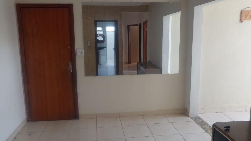 Apartamento à venda com 2 quartos, 68m² - Foto 2