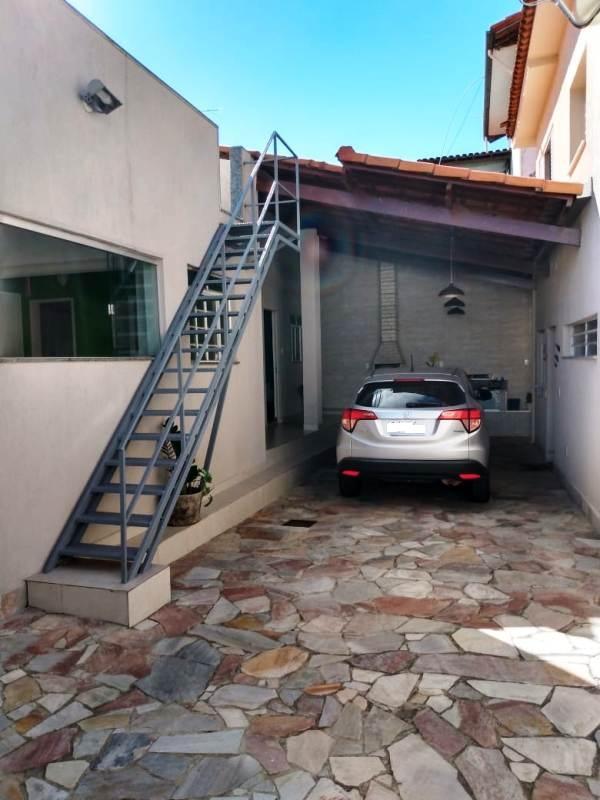 Casa à venda com 3 quartos, 219m² - Foto 17