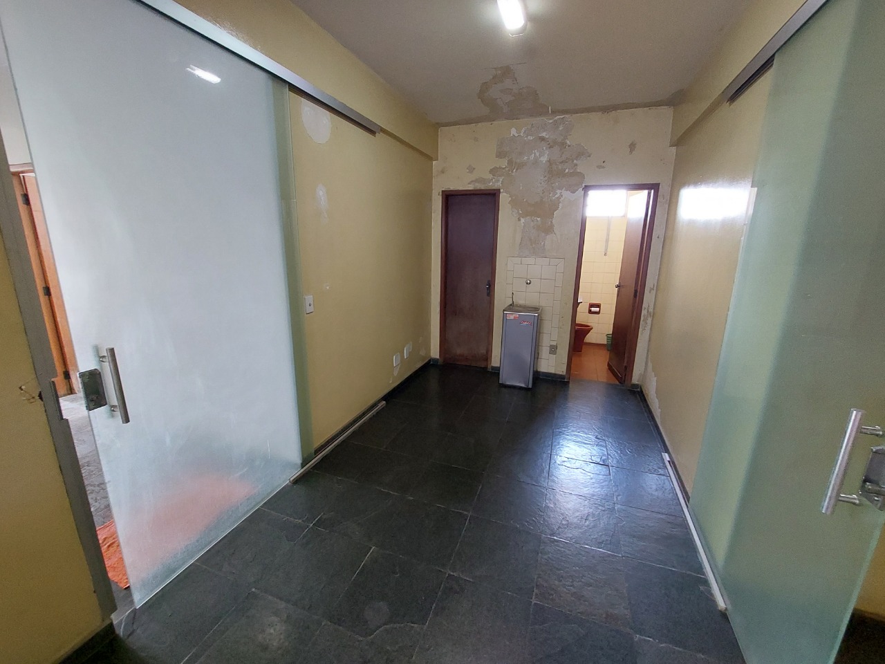 Prédio Inteiro para alugar com 4 quartos, 600m² - Foto 3