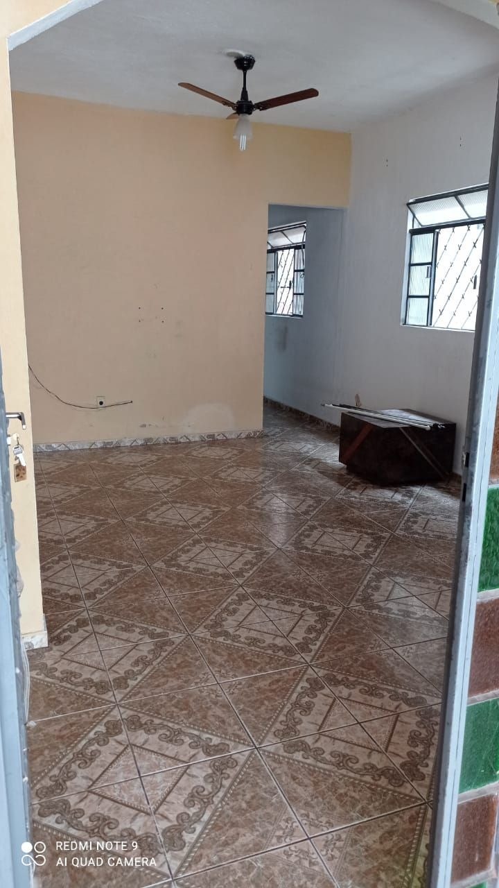 Casa à venda com 3 quartos, 360m² - Foto 3