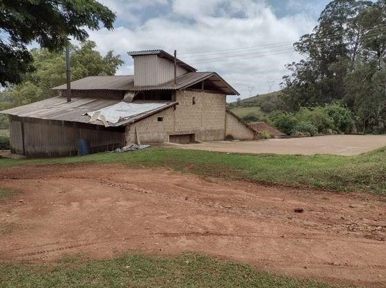 Chácara à venda com 4 quartos, 526300m² - Foto 16