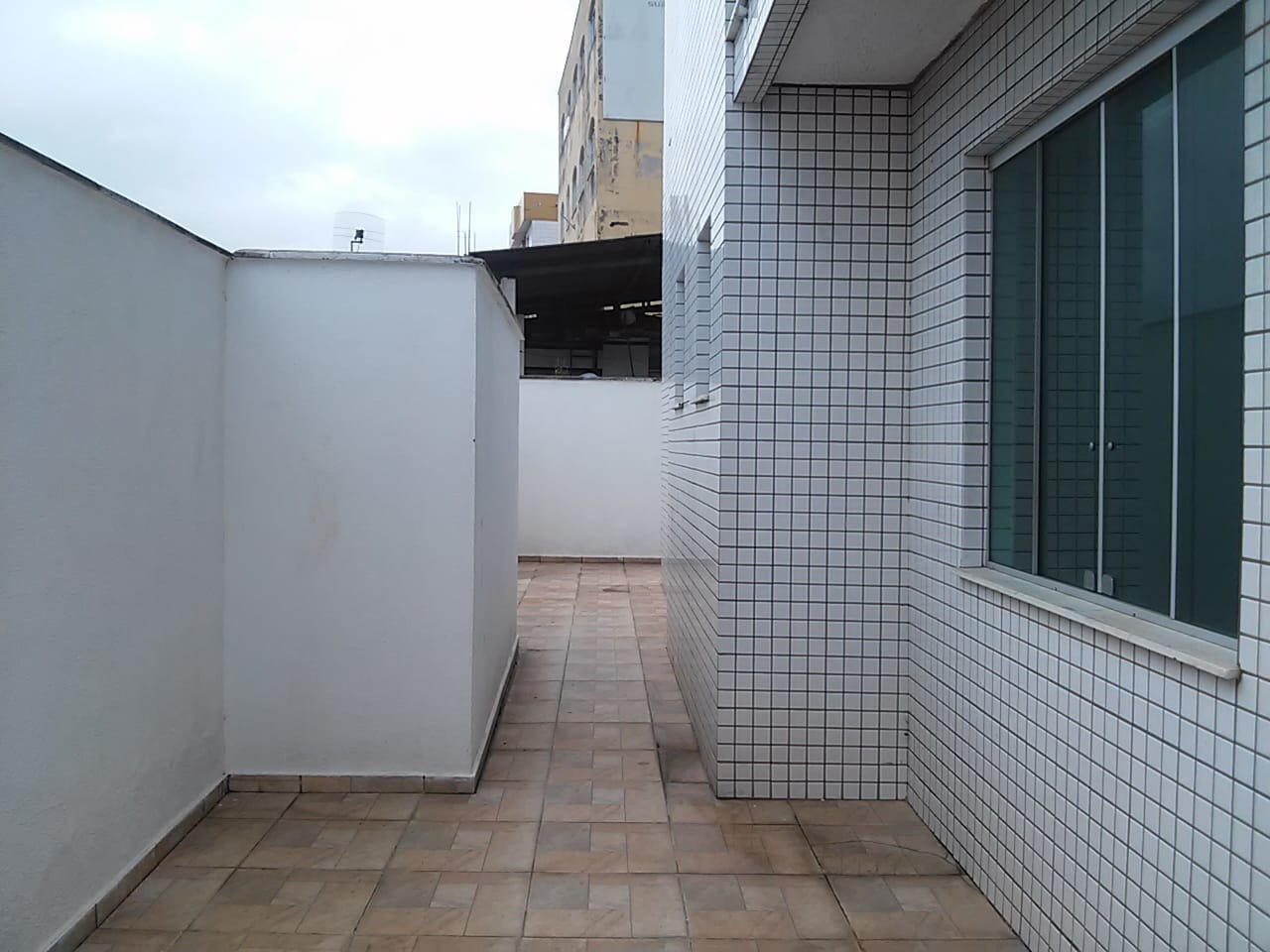 Apartamento à venda com 3 quartos, 158m² - Foto 2