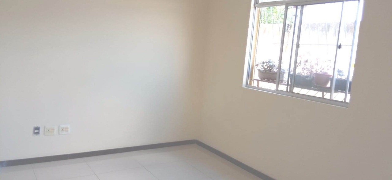 Apartamento à venda com 3 quartos, 133m² - Foto 1