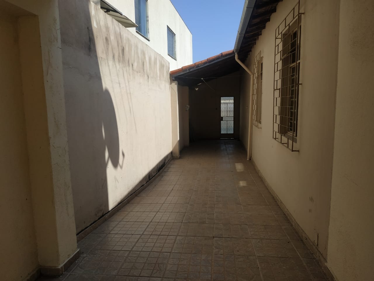 Casa à venda com 4 quartos, 360m² - Foto 2