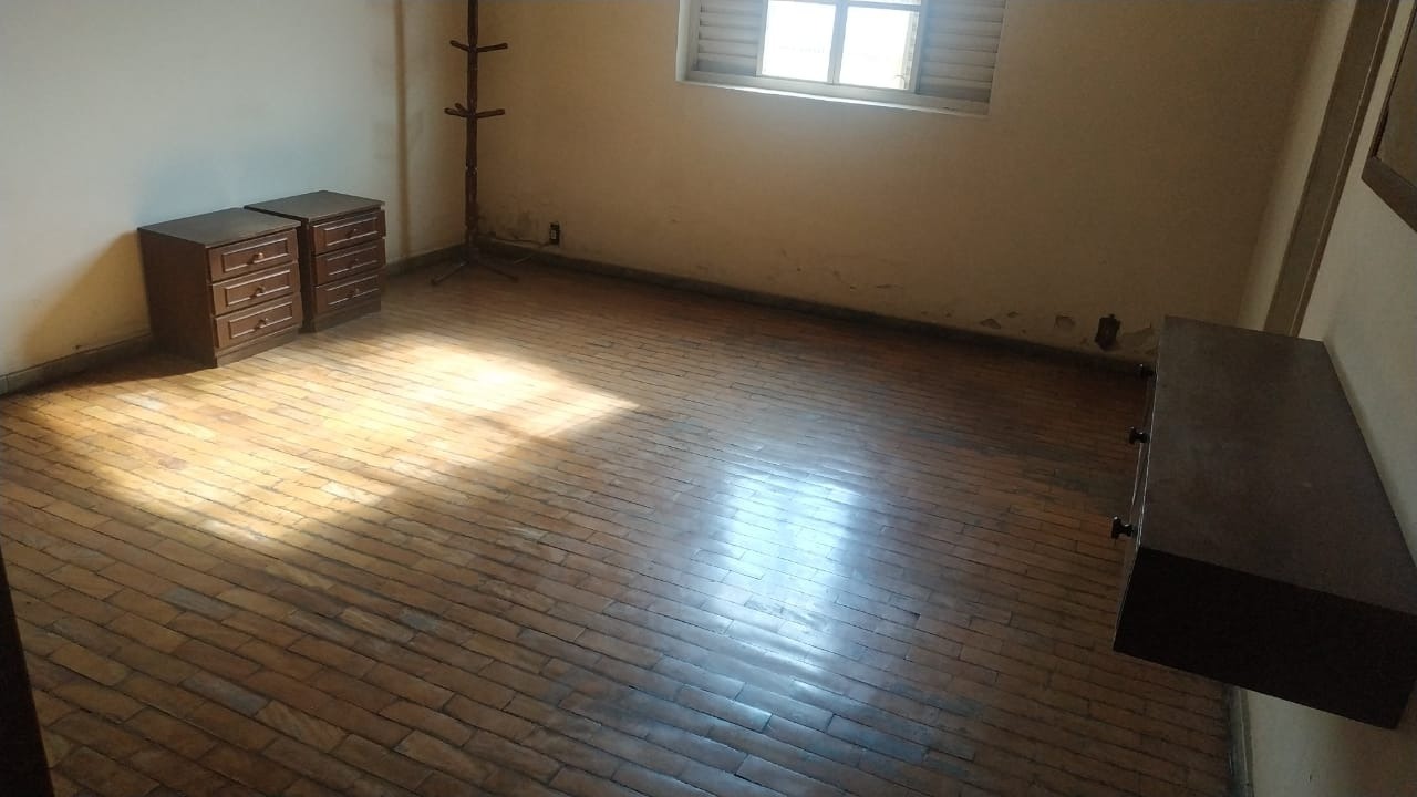 Casa à venda com 4 quartos, 360m² - Foto 17