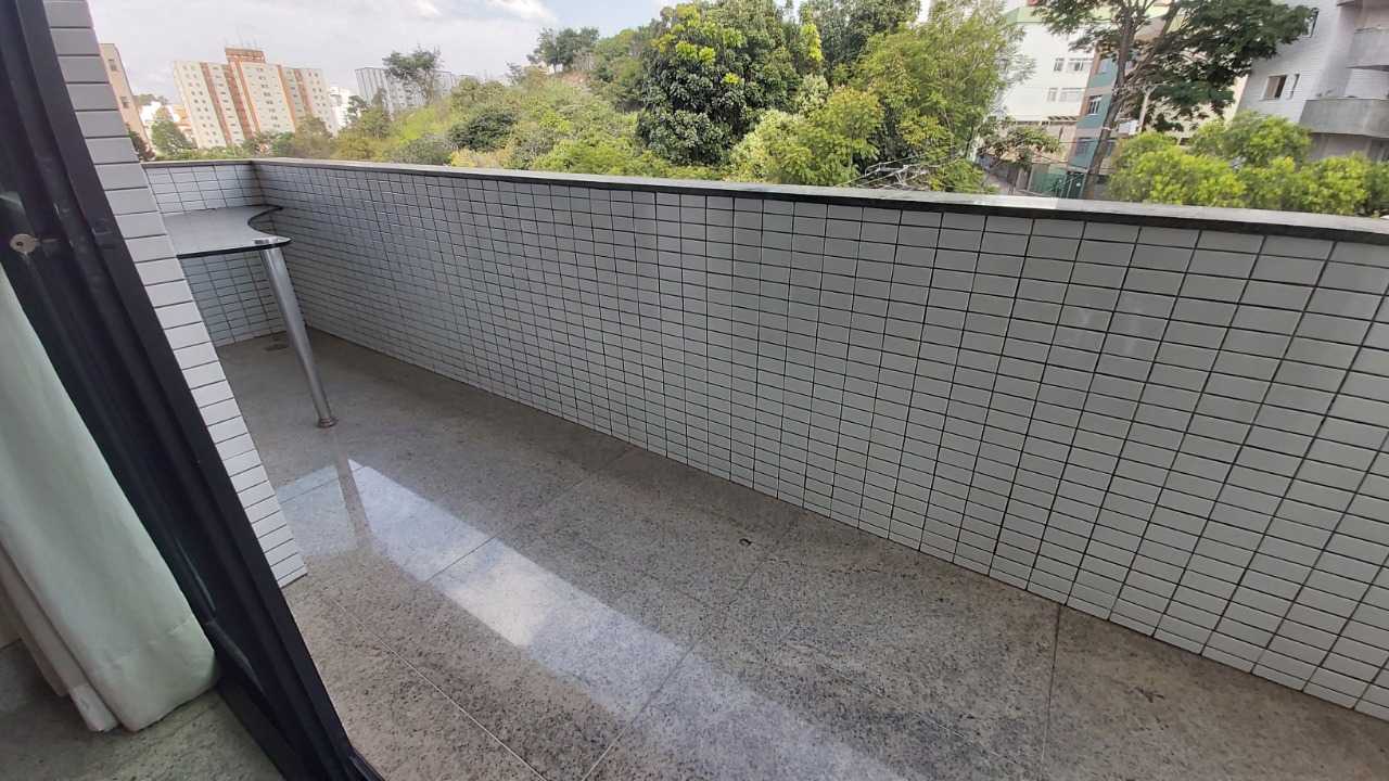 Apartamento à venda com 4 quartos, 180m² - Foto 2