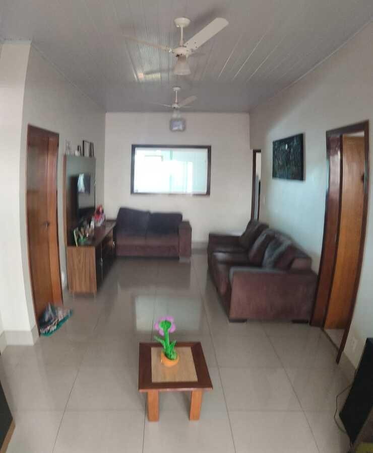 Casa à venda com 4 quartos, 200m² - Foto 2