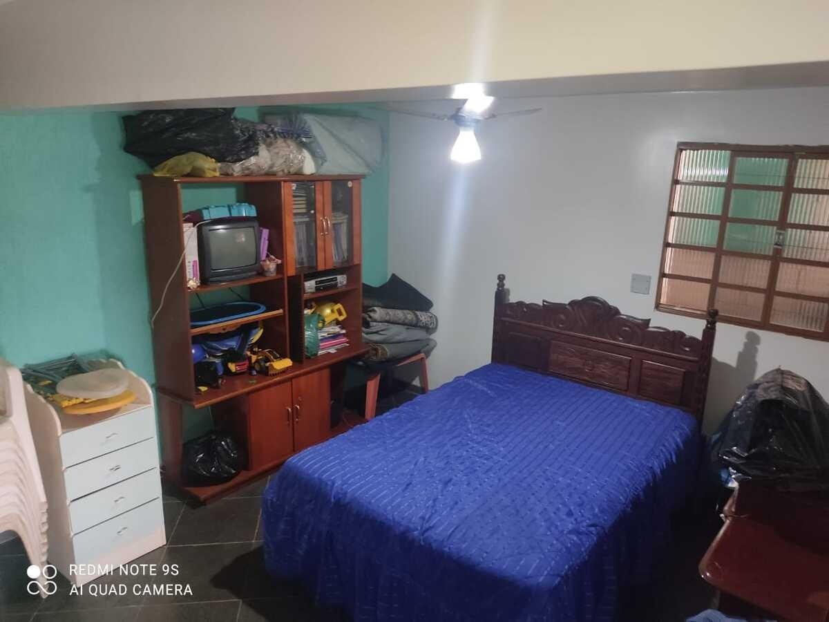 Casa à venda com 4 quartos, 200m² - Foto 13